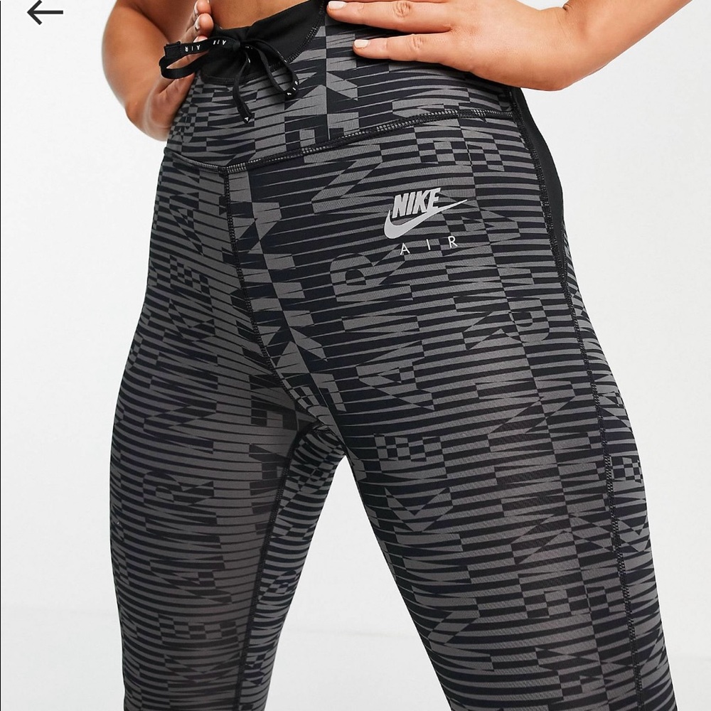 Nike Air epic fast running tights leggings in black and gray pattern